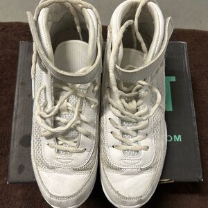 V-RO White High Top Sneakers Size 6.5